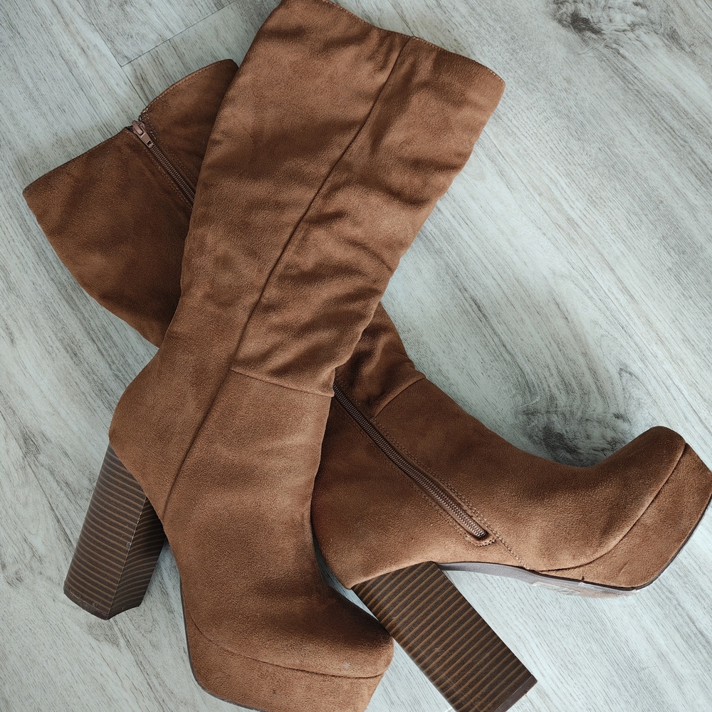 Elegant Tan Heeled Boots for Women